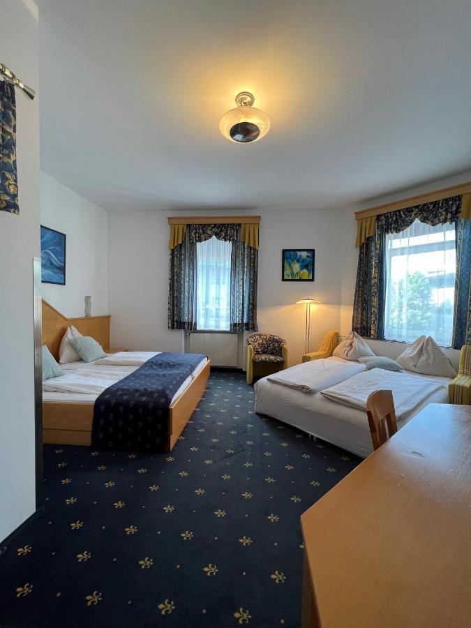 Hotel Bayrischer Hof Wels Zewnętrze zdjęcie