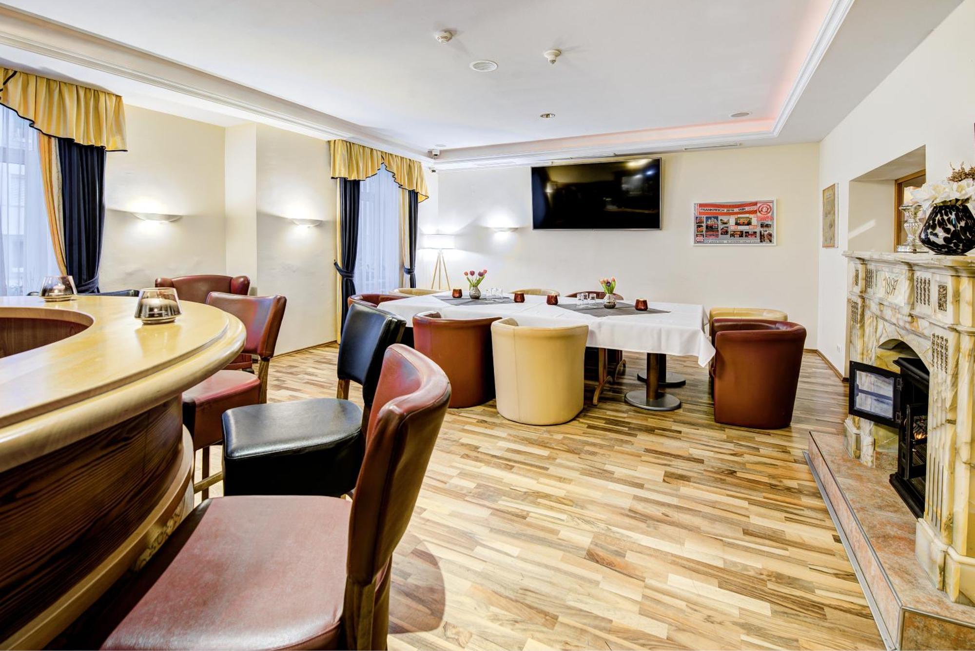 Hotel Bayrischer Hof Wels Zewnętrze zdjęcie