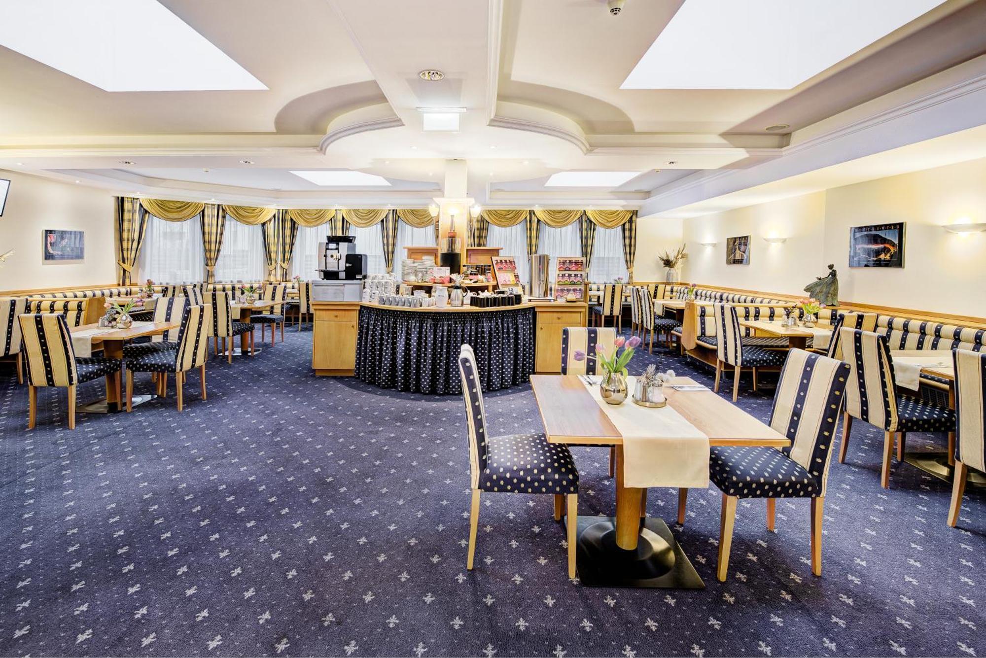 Hotel Bayrischer Hof Wels Zewnętrze zdjęcie